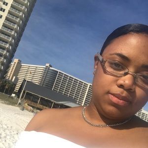 Meet your Posher, Bria